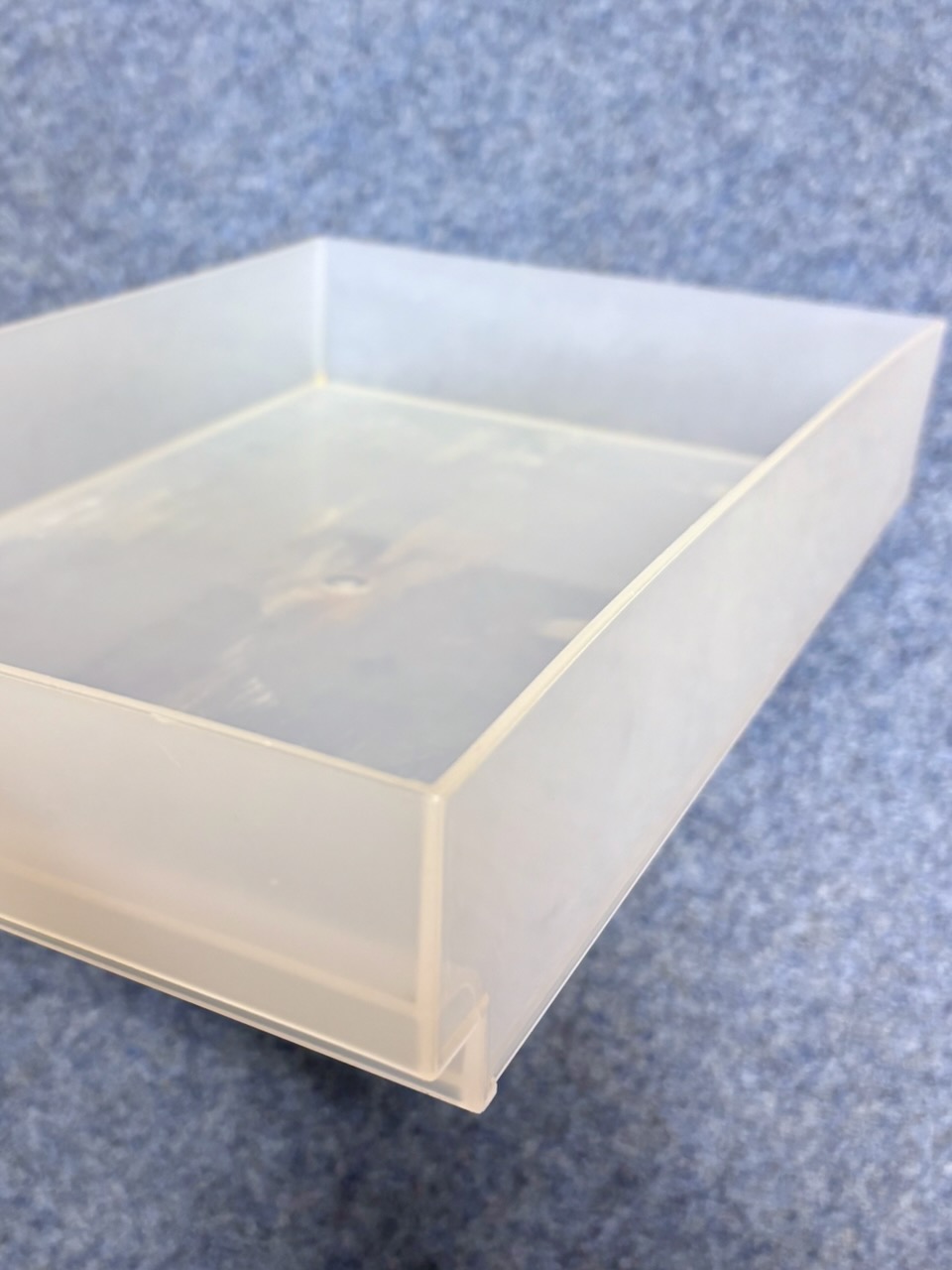引き出しの中で小物が動いてしまう状態